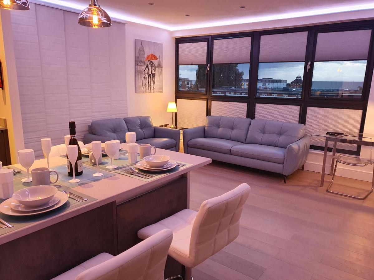 Central Penthouse With Hot Tub & Views 23 Cheltenham Esterno foto
